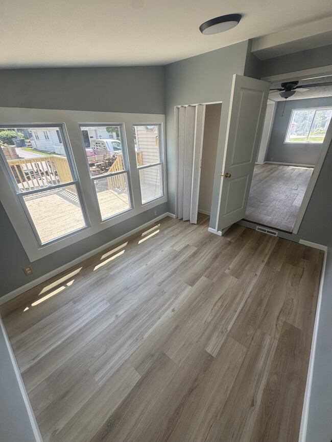 Building Photo - 156 Valparaiso St