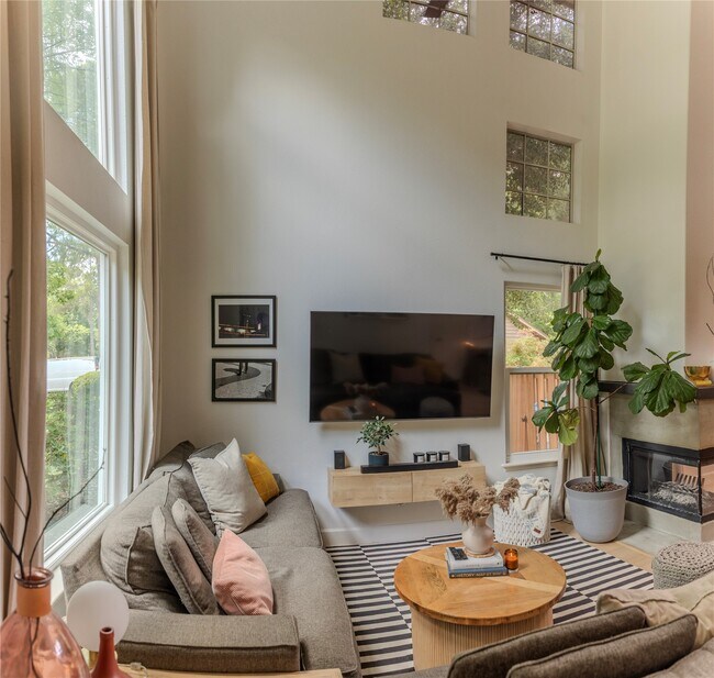 Foto del edificio - 48 Lakeridge Dr