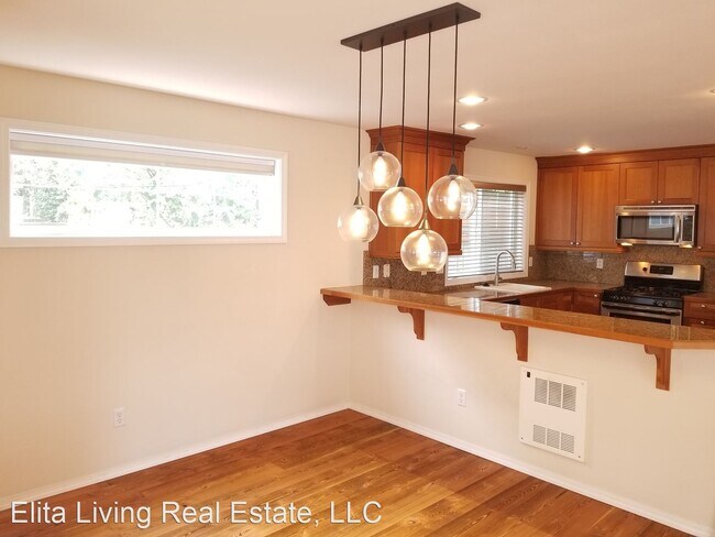Building Photo - 3 br, 3.5 bath House - 315 NW 55th St, Unit A
