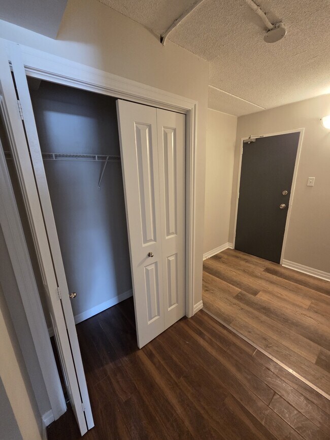 Photo du bâtiment - 251 Erb St. W