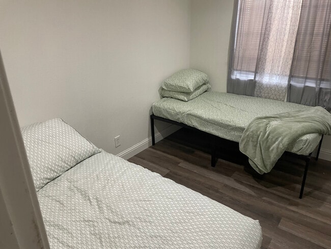 Foto del edificio - 150 Arcade Blvd