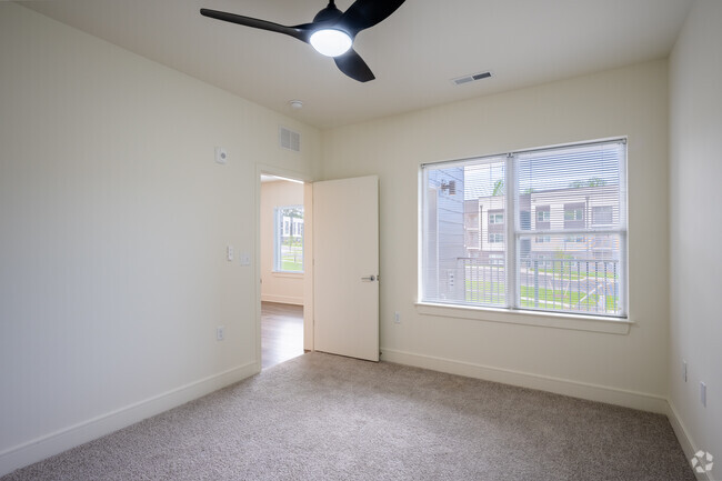 1BR, 1BA - Bedroom - 5 Row Apartments