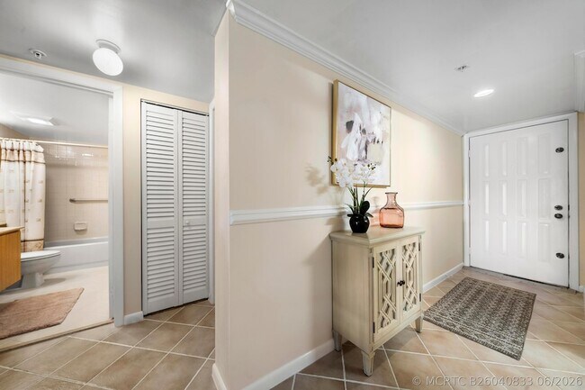 Building Photo - 601 Seafarer Cir