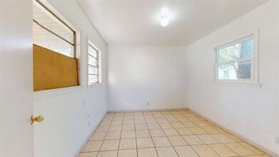 Building Photo - 3826 Landa Ln