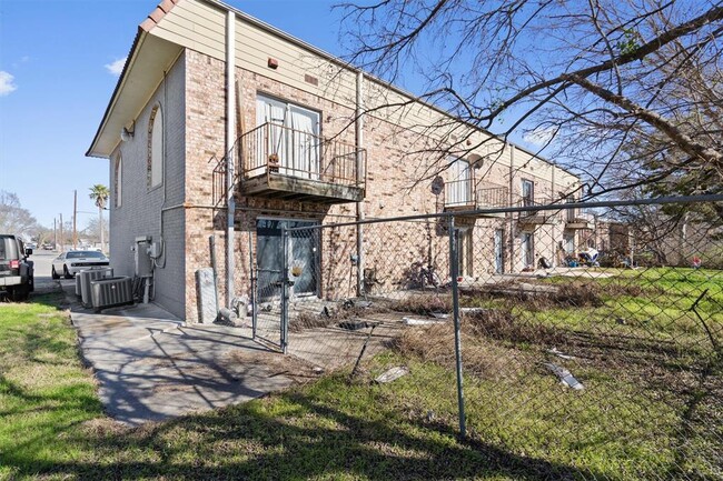 Foto del edificio - 1036 Linde Ave