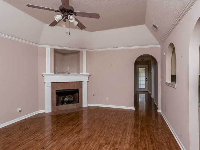 Foto del edificio - 1596 Far Dr