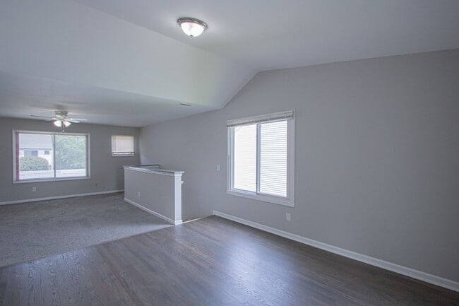 Building Photo - 75 Rosebud Ln