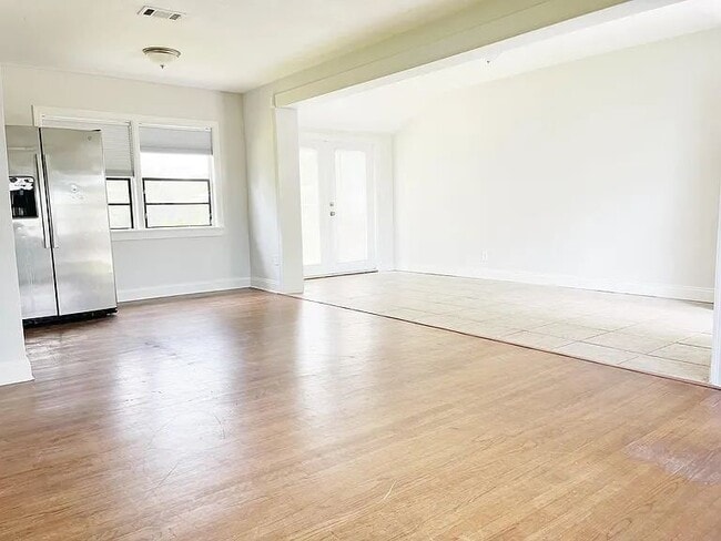 Foto del edificio - 811 Canterbury Ln