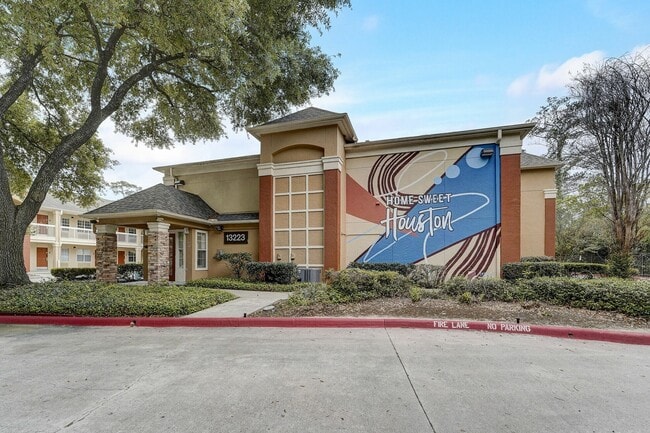 Building Photo - Vivo Willowbrook