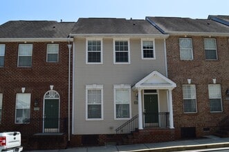 Building Photo - 21330 Pine St