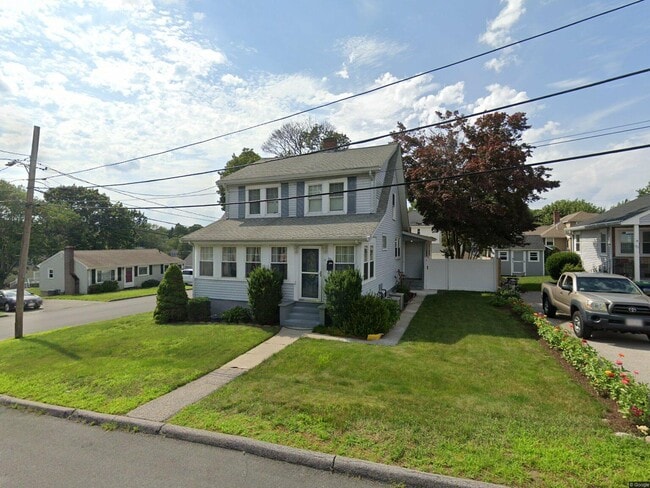 Building Photo - 105 Bickford Rd