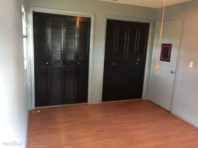 Building Photo - 1 br, 1 bath House - 5503 Oakway Rd