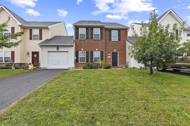 Foto del edificio - 338 Camerton Ln