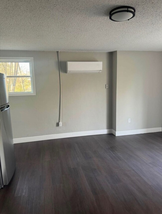 Building Photo - 1510 Aurora Ave SE