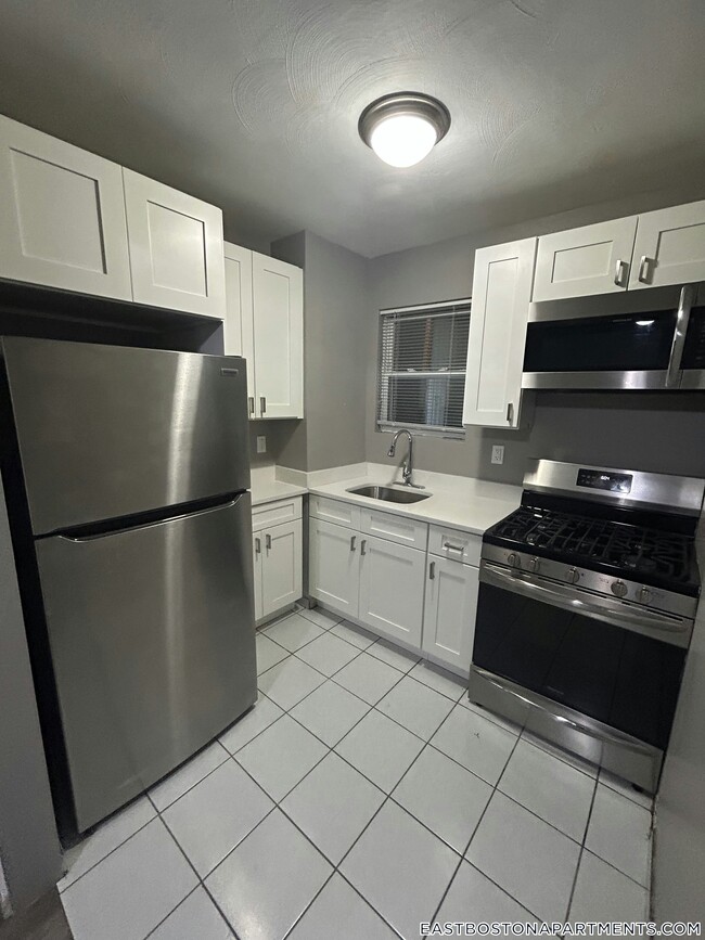 Building Photo - 8 Cheever Ct