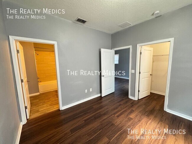 Building Photo - 1999 Marshall St