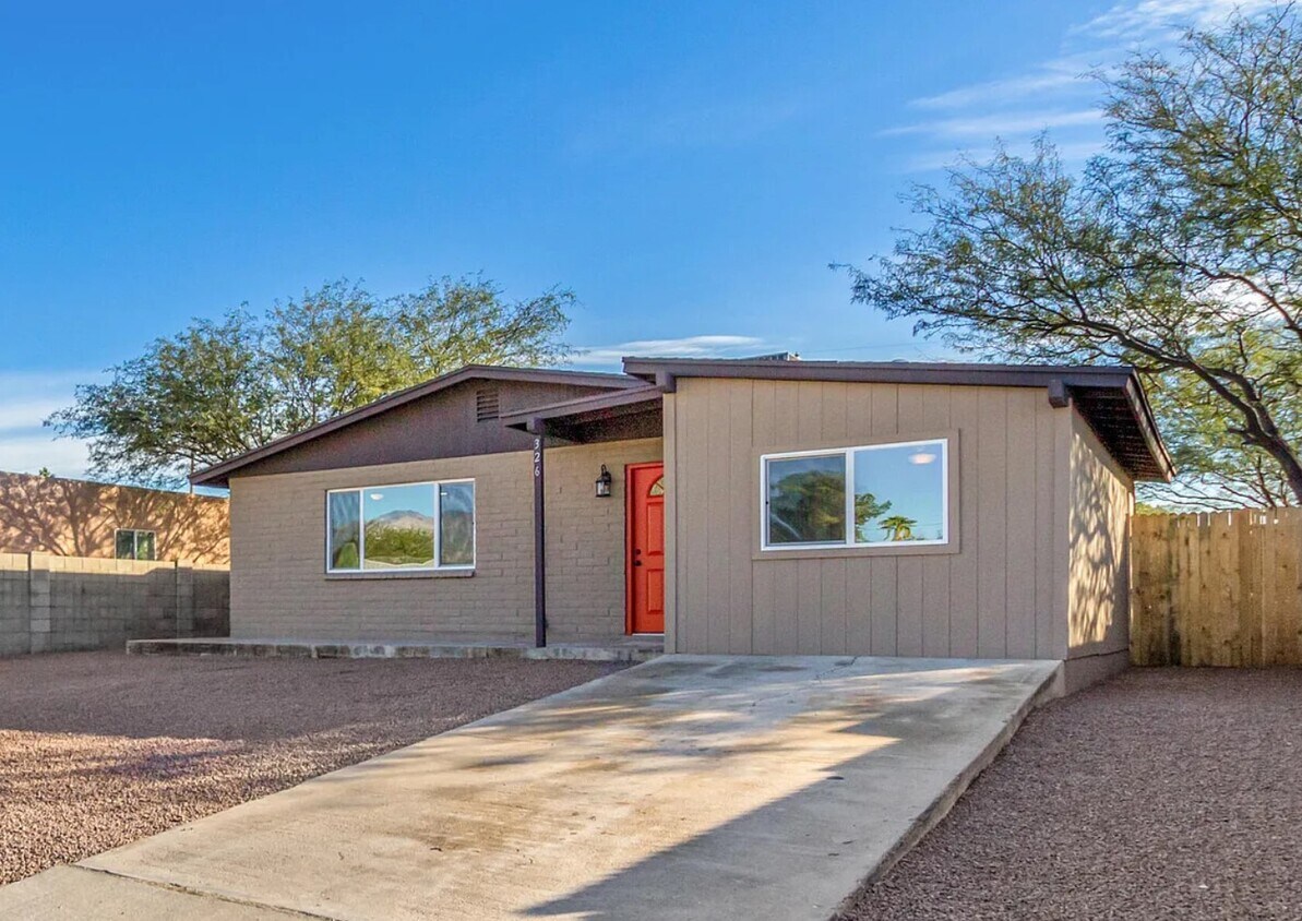 Foto principal - 326 E Linden St