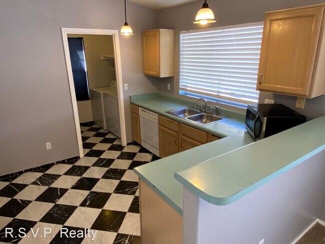 Building Photo - 3 br, 2 bath House - 4632 W. Del Rio St.