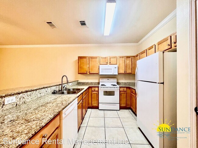 Building Photo - 3 br, 2.5 bath House - 123 Tooke Street
