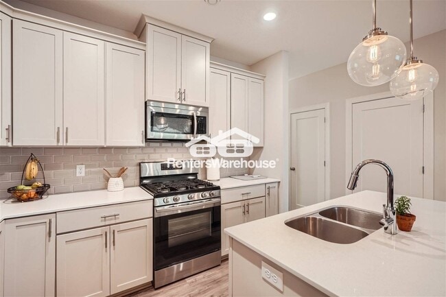 Building Photo - 1506 Southpoint Dr