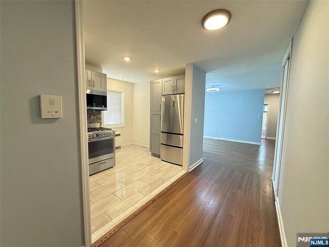 Foto del edificio - 3071 Edwin Ave