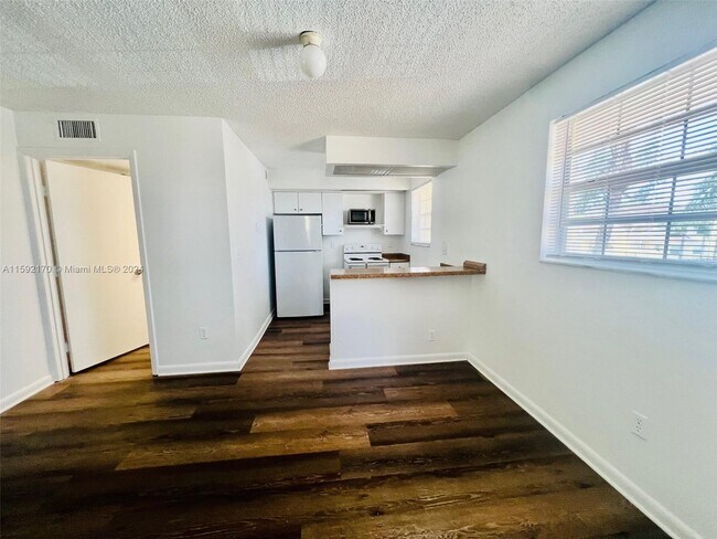 Foto del edificio - 2224 SE 27th Dr