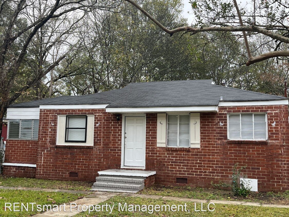 2 br, 1 bath House - 922 Harbison Drive Photo