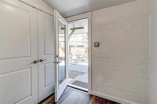 Building Photo - Beautiful Three Bedroom Triplex Available For Rent Near Pearl Street