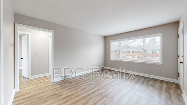 Building Photo - 3833 Chenoweth Ct