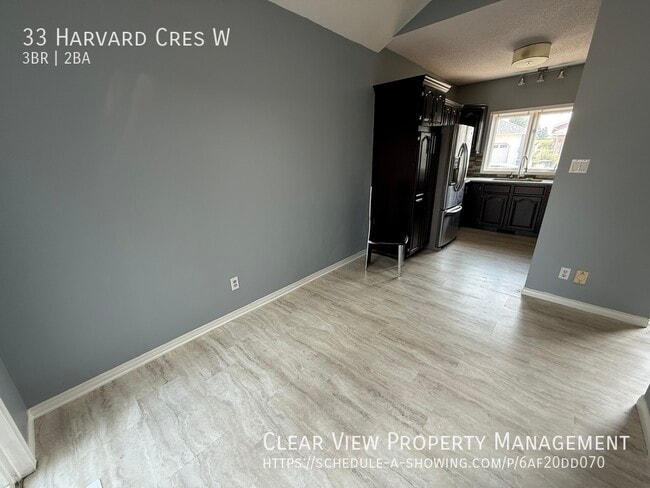 Photo du bâtiment - ?? Charming 3-Bedroom, 2-Bath Fenced Home ...