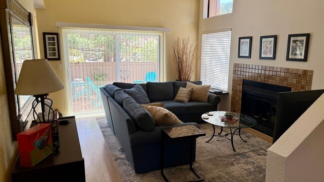 Building Photo - Furnished, 6-month minimum rental, Procure Only