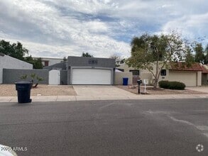 Building Photo - 1843 W El Monte Pl