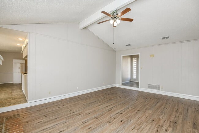 Building Photo - 7528 Beckwood Dr