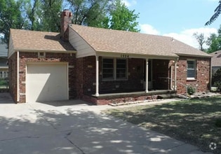 Building Photo - 1524 N Clarence Ave