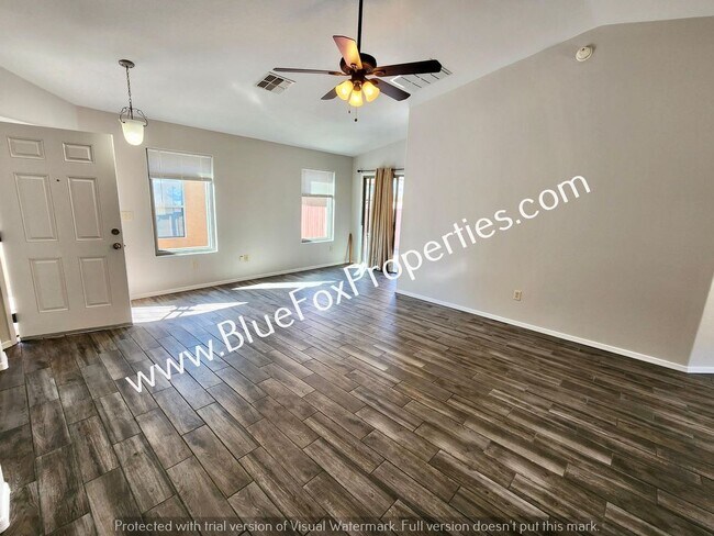 Foto del edificio - 7942 S Baja Stone Ave
