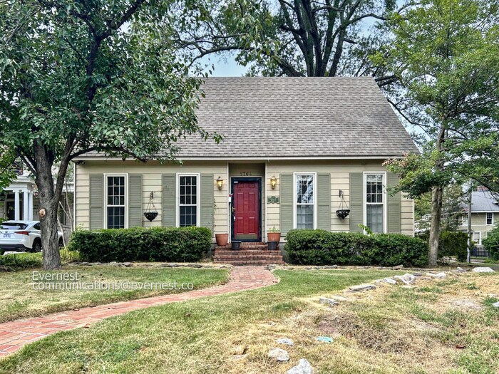Foto principal - 1764 Central Ave