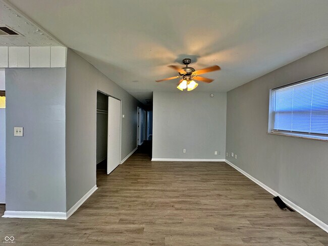 Foto del edificio - 3236 S Temple Ave