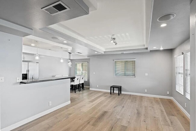 Building Photo - 108 Balbach St