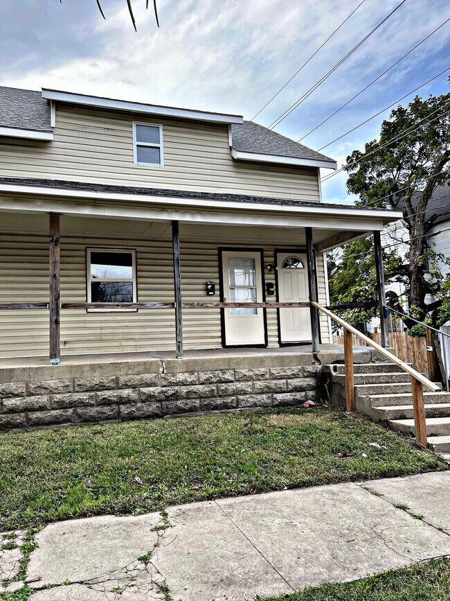 Building Photo - 610 S Osage Ave