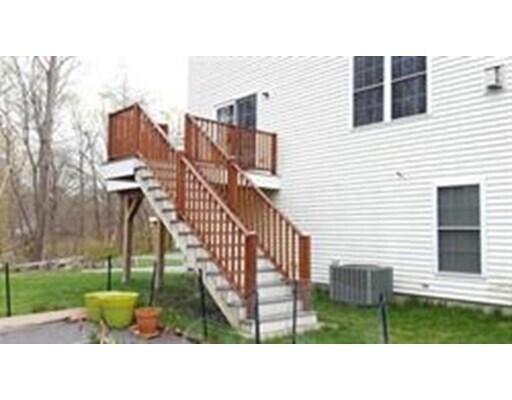 Building Photo - 5 Blue Jay Cir