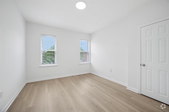 Building Photo - 888 N 46th St