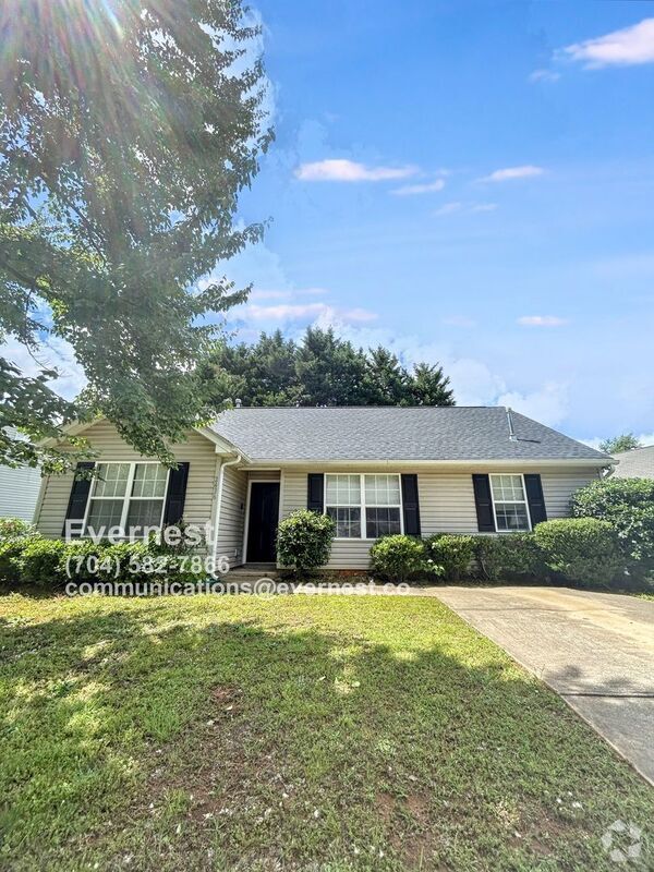 Building Photo - 2436 Fairstone Ave