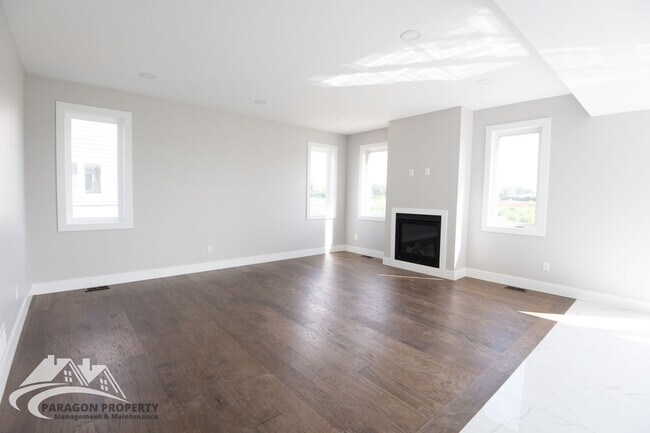 Building Photo - 791 Keil Dr S