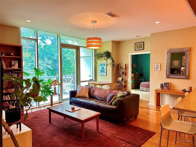 Foto del edificio - 1600 Barton Springs Rd
