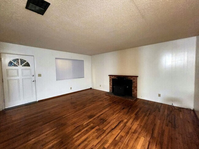 Building Photo - Single Family Home in Arcata!