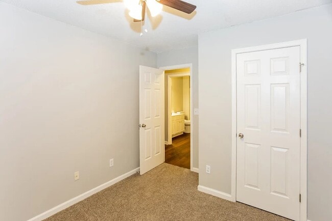 Building Photo - 2098 Chapel Creek Rd