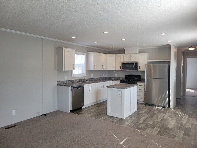 Foto del edificio - 38060 Leverette Ave