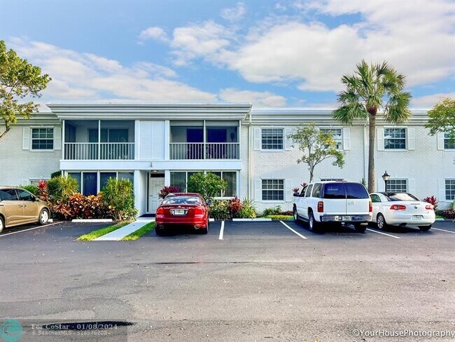 Building Photo - 6327 Bay Club Dr