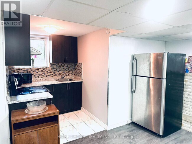 Building Photo - 130 Earnscliffe Cir