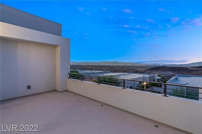 Foto del edificio - 390 Solitude Peak Ln